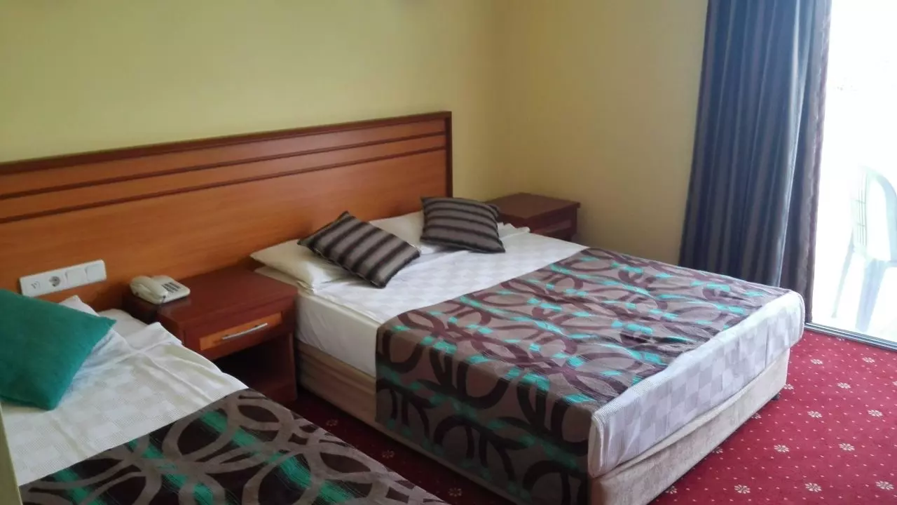 d775703f-c572-32a6-8ad7-e10aa1a2bf49 (Copy).jpg